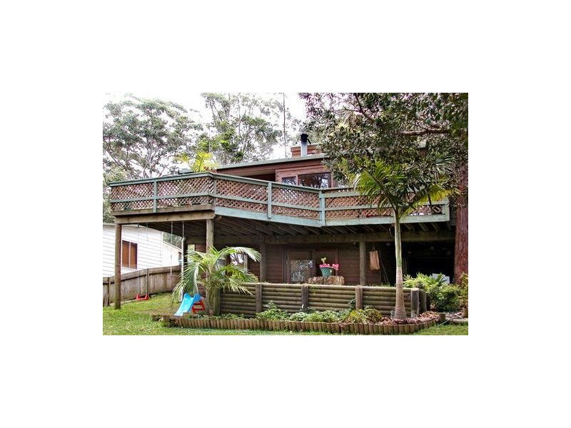 120 Lakeshore Drive, North Avoca NSW 2260