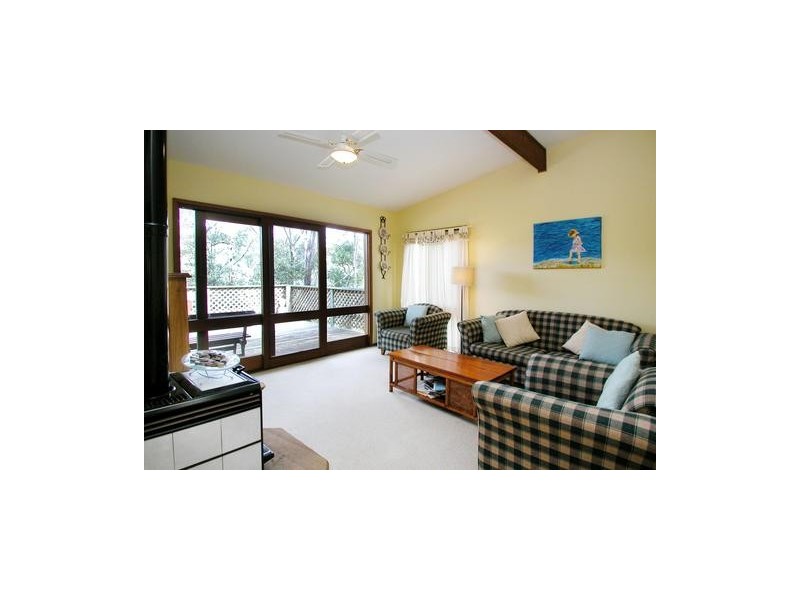 120 Lakeshore Drive, North Avoca NSW 2260