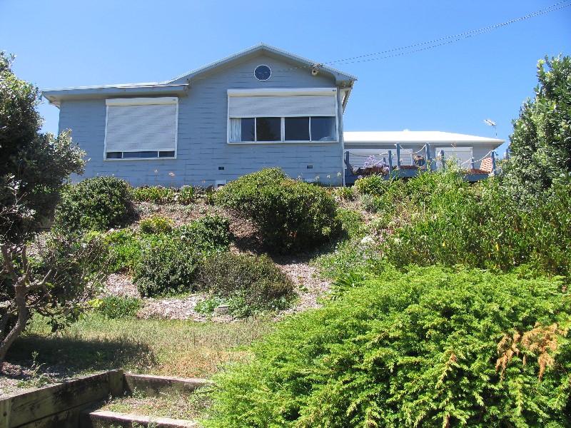 1 Tarun Road, North Avoca NSW 2260