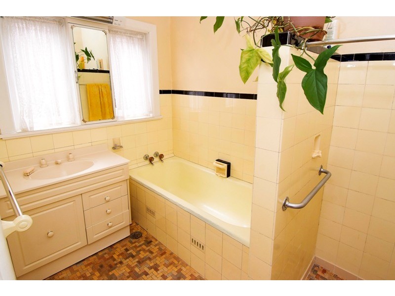 8 Burrell Street, Beverly Hills NSW 2209