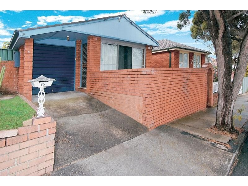 39 STATION STREET EAST, Tempe NSW 2044