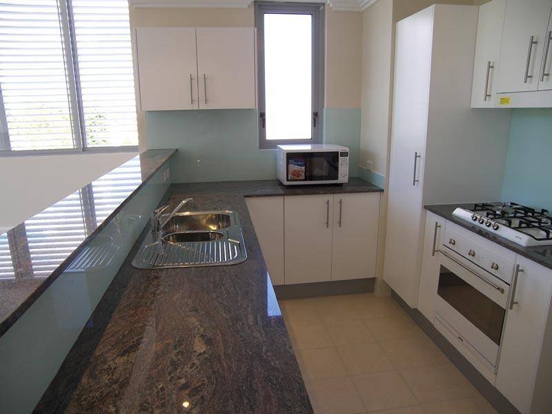 80 MANN  STREET, Gosford NSW 2250