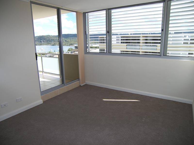 80 MANN STREET, Gosford NSW 2250