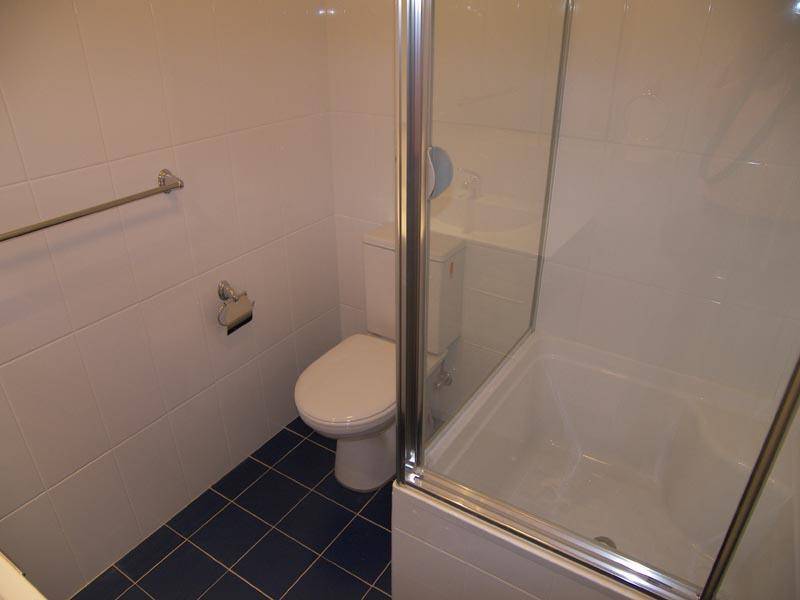 80 MANN STREET, Gosford NSW 2250