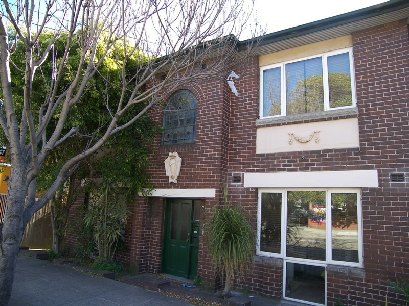 2/76 Lyons Road, Drummoyne NSW 2047