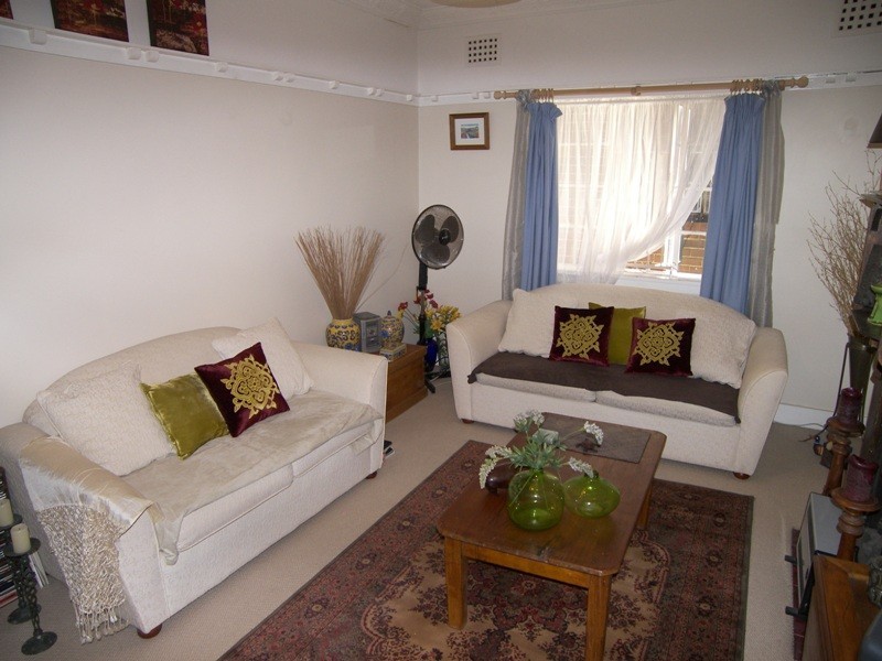 2/76 Lyons Road, Drummoyne NSW 2047