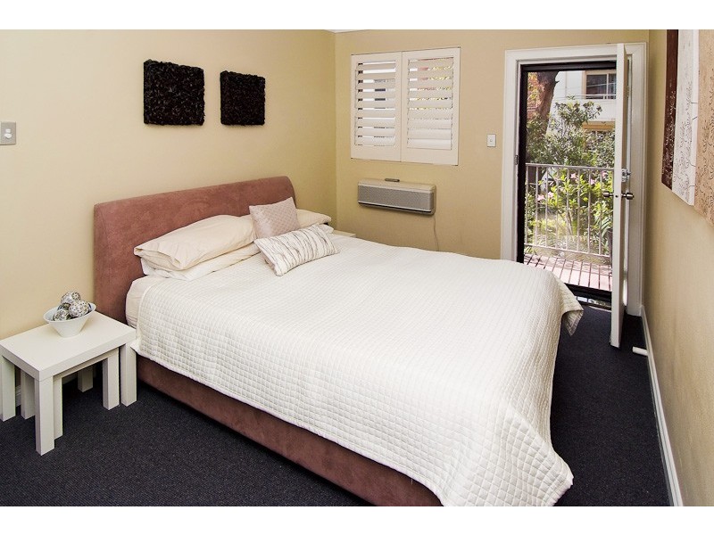 2/33 Flora Street, Erskineville NSW 2043