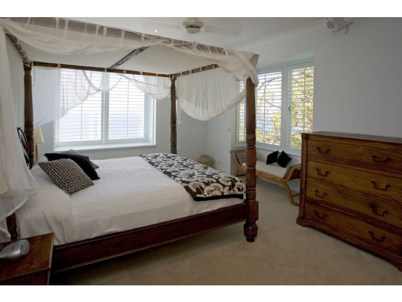 342 WHALE BEACH ROAD, Palm Beach NSW 2108