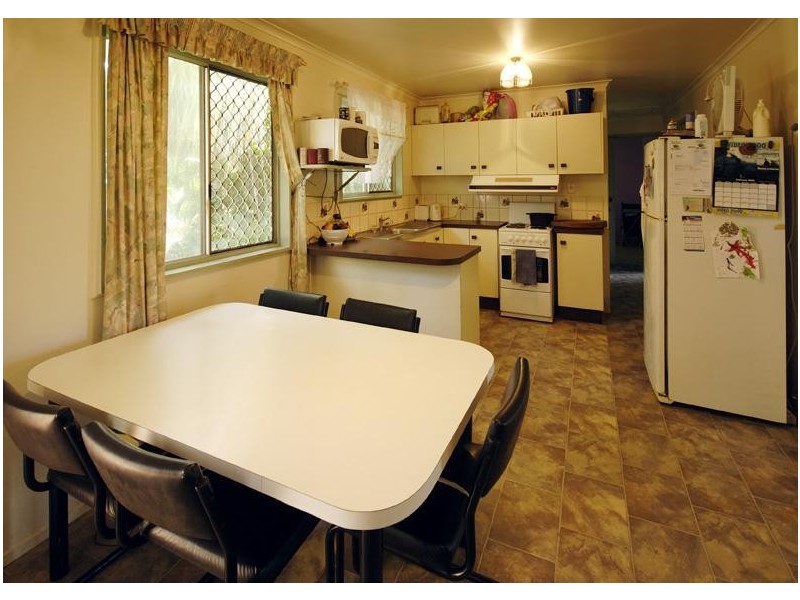 10 Maria Street, Rasmussen QLD 4815