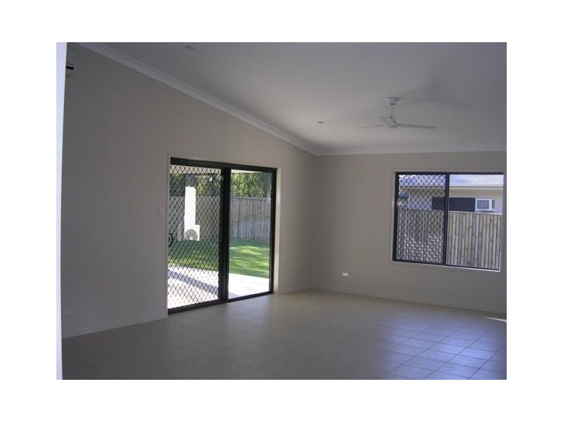 39 Eshelby Street, Bushland Beach QLD 4818