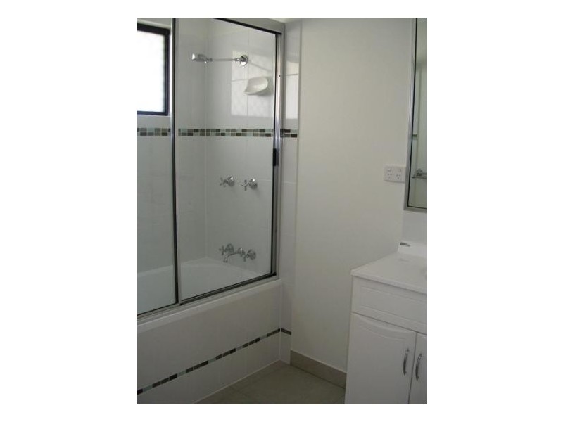 12 Hempel Street, Bushland Beach QLD 4818