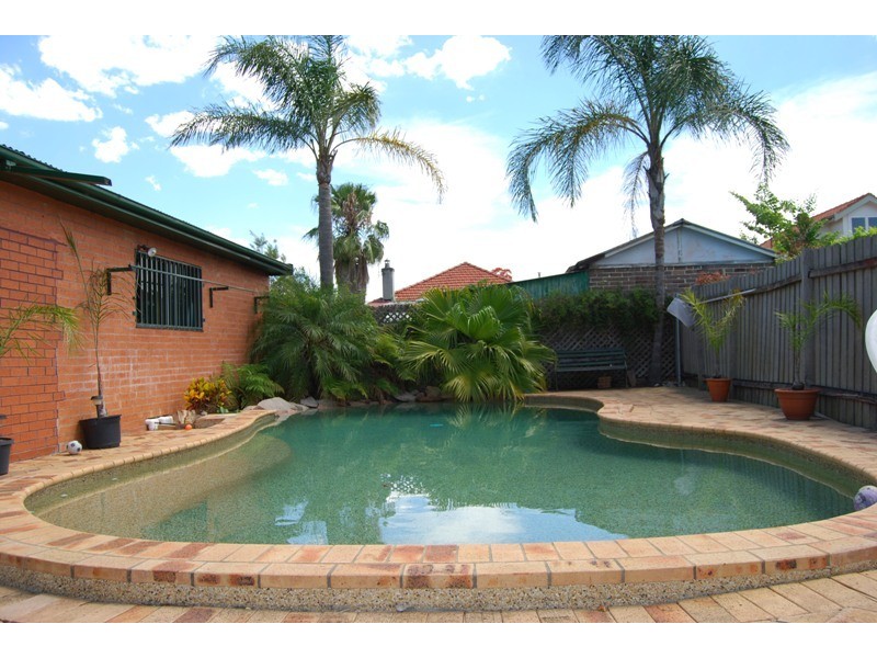 14 Tripod St, Concord NSW 2137