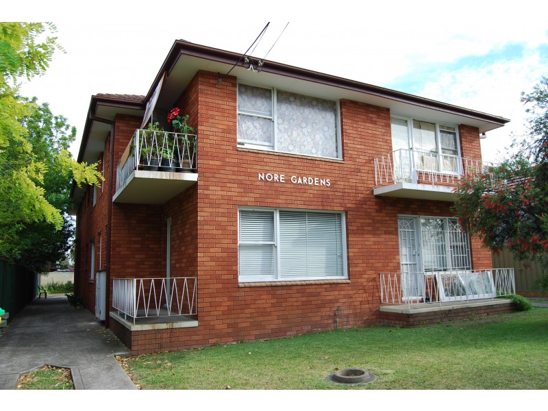 2/65 Claremont St, Campsie NSW 2194
