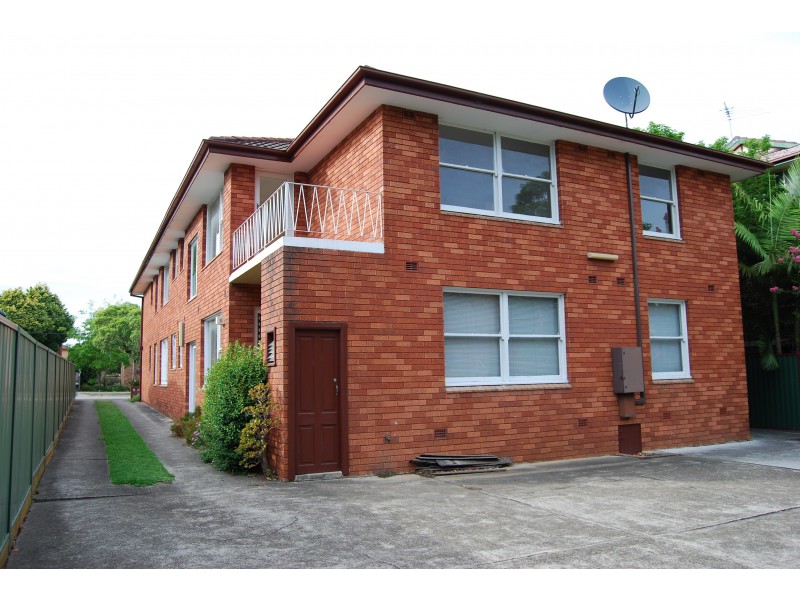 2/65 Claremont St, Campsie NSW 2194