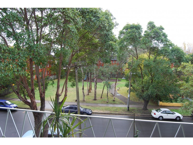 8/32 Russell St, Strathfield NSW 2135