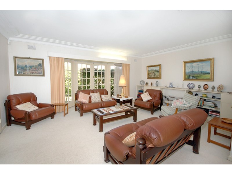 7 Hume Avenue, St Ives NSW 2075