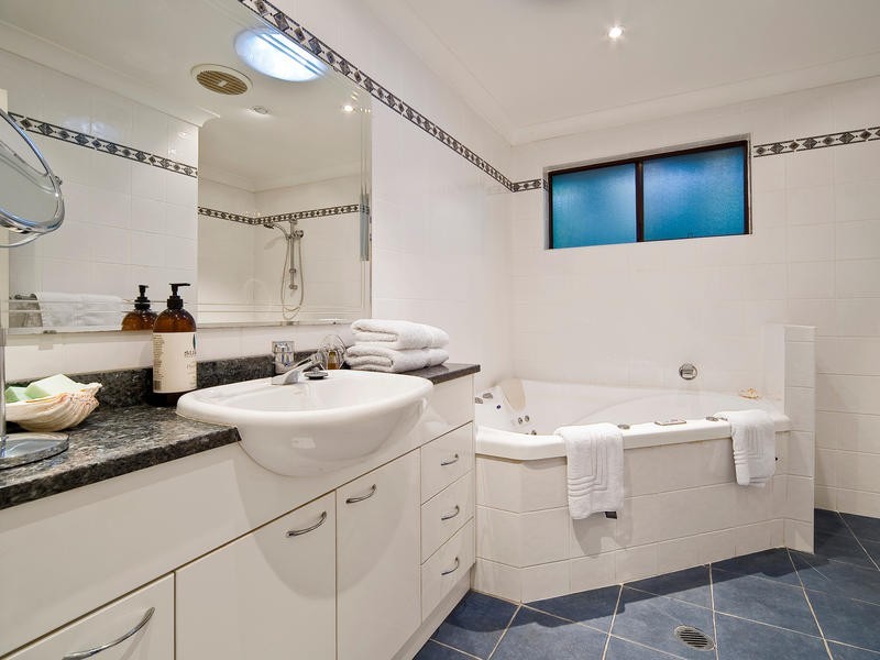 13 Valley Close, Bayview NSW 2104