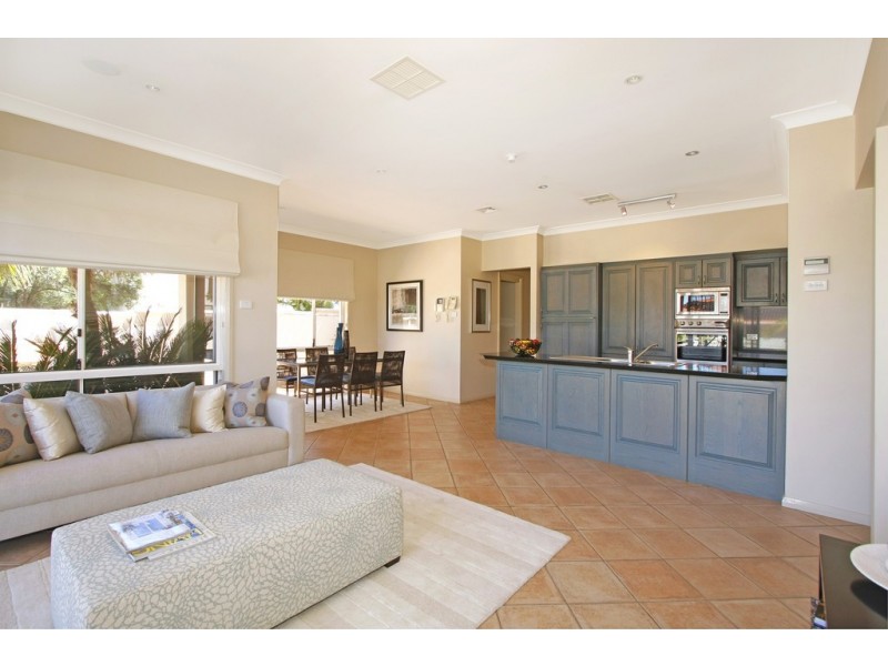 98 Brushwood Drive, Alfords Point NSW 2234