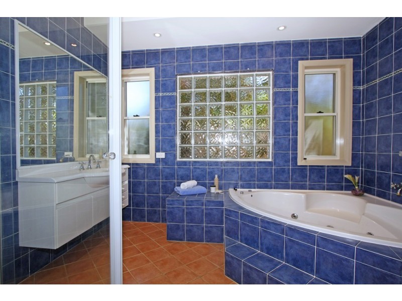 98 Brushwood Drive, Alfords Point NSW 2234