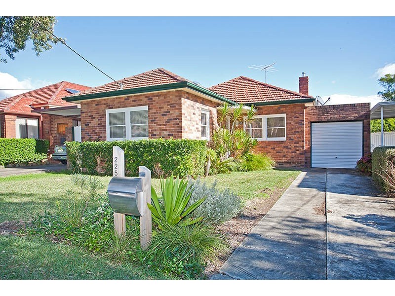 225 Gloucestor Street, Beverly Hills NSW 2209