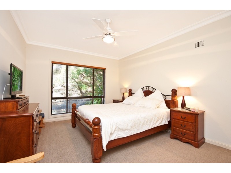 1 Gnarbo Avenue, Carss Park NSW 2221