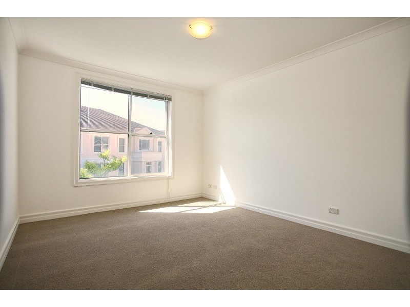 203/8 Fairwater Close, Breakfast Point NSW 2137