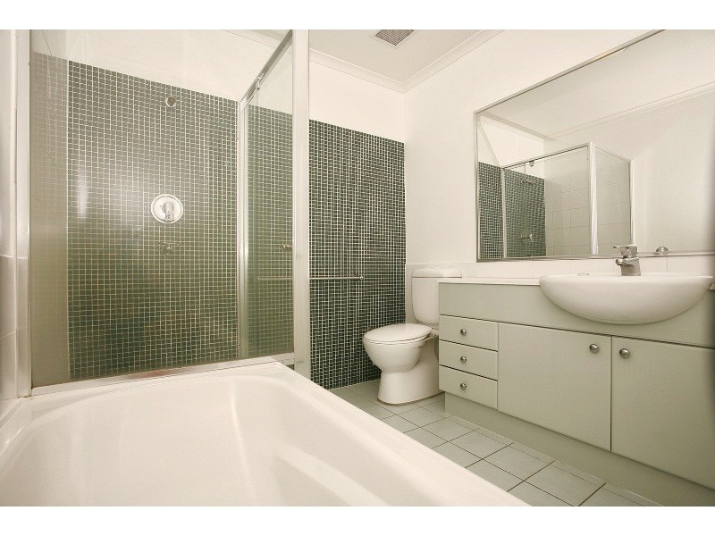 203/8 Fairwater Close, Breakfast Point NSW 2137