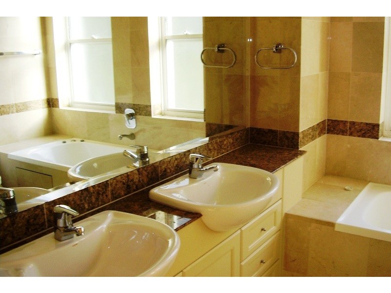 1 Jacaranda Drive, Cabarita NSW 2137