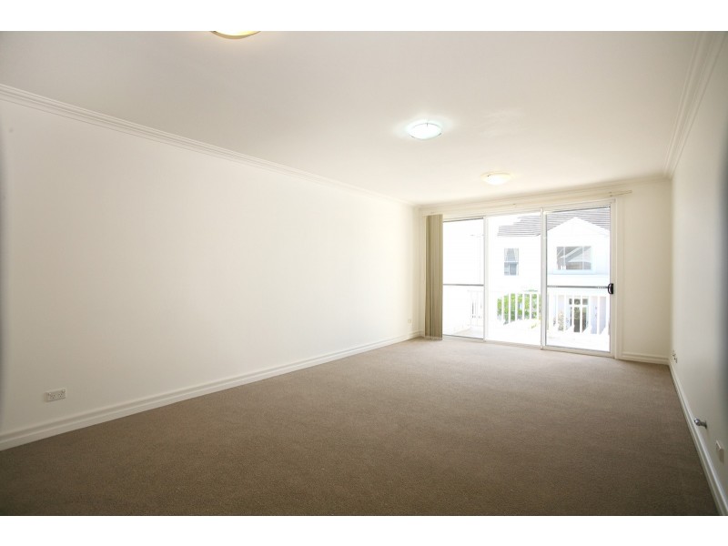 211/14 Fairwater Close, Breakfast Point NSW 2137