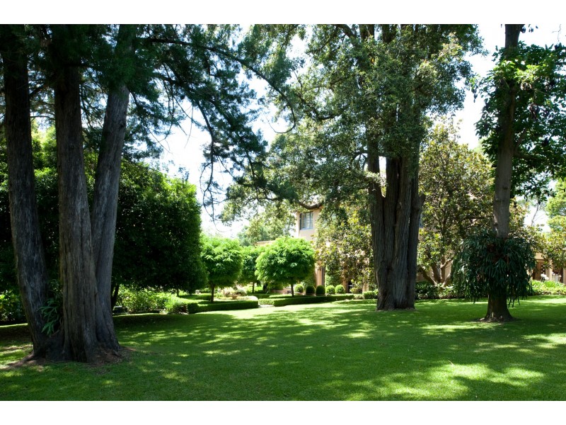 98 Junction Rd, Wahroonga NSW 2076