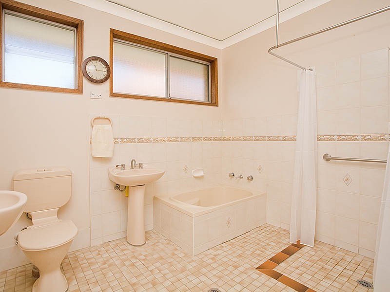 245 President, Miranda NSW 2228