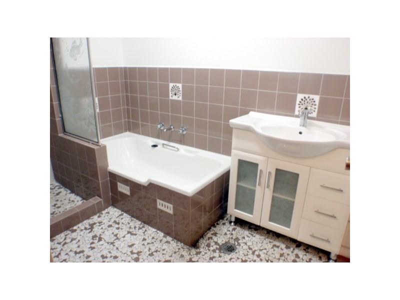 14 Graham, Miranda NSW 2228