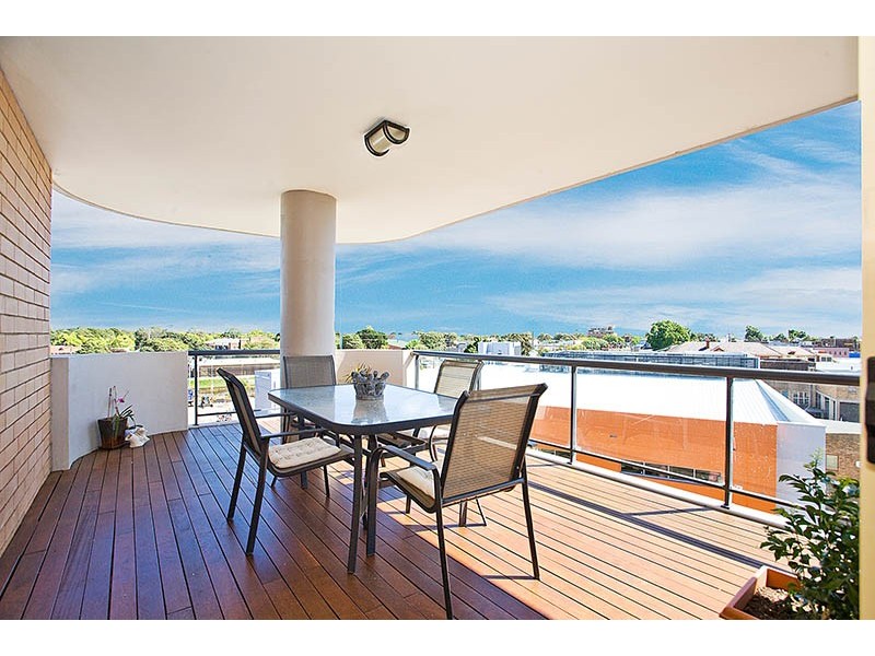 42/1 Gray Street, Sutherland NSW 2232