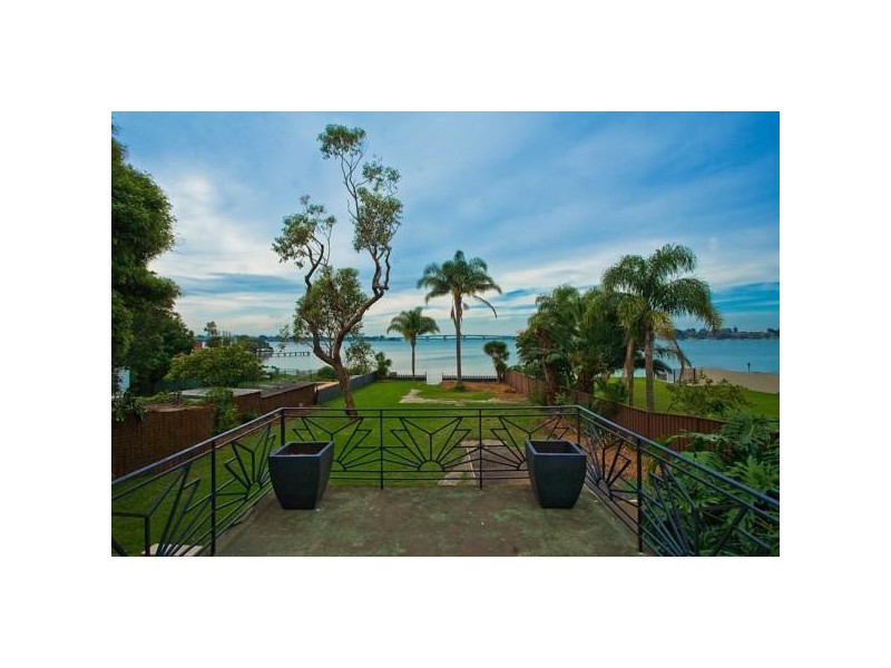 24 Belgrave Esp, Sylvania Waters NSW 2224