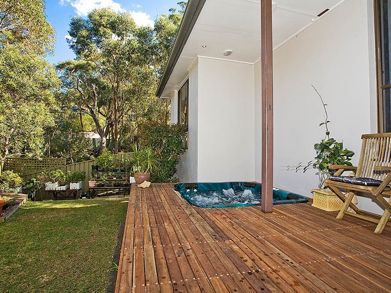 11 Warrangarree Drive, Woronora Heights NSW 2233