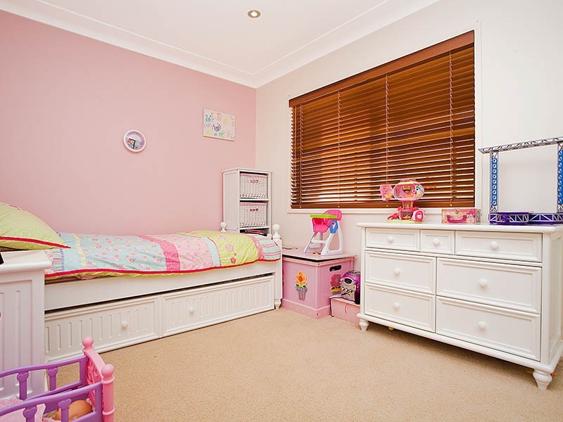 15 Poulter Avenue, Engadine NSW 2233