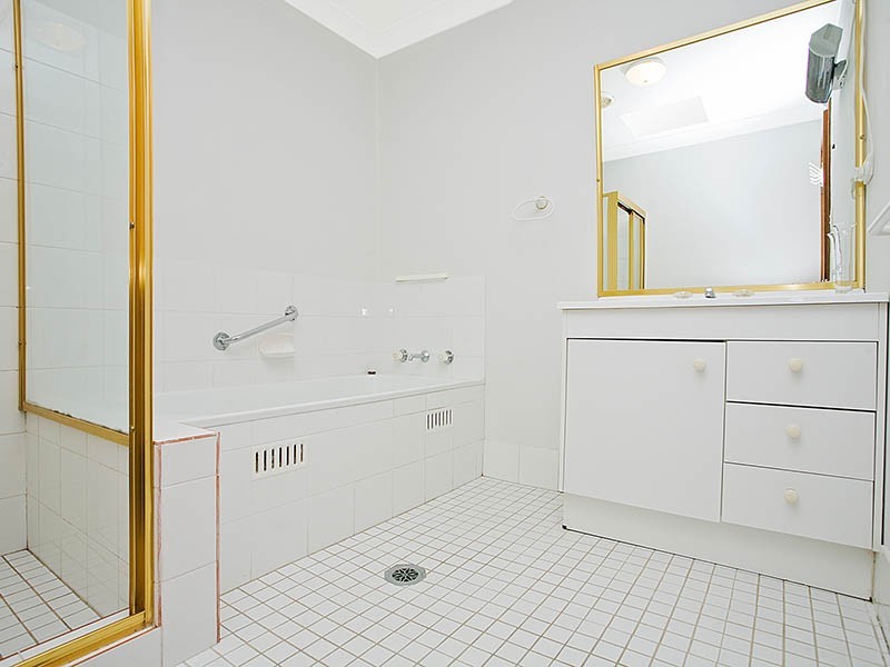 4/35-37 Boronia Grove, Heathcote NSW 2233