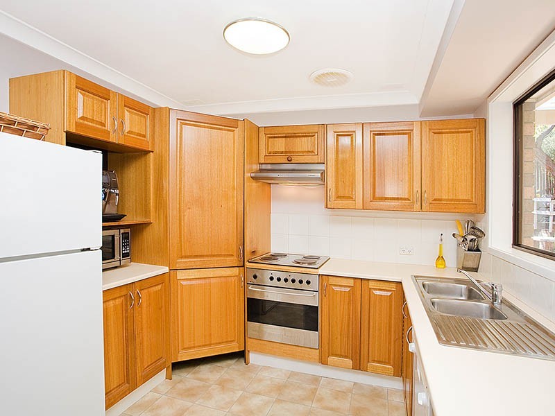 6 Electra Street, Heathcote NSW 2233