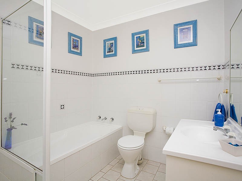 4/2 Wollybutt Road, Engadine NSW 2233