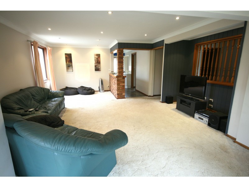 2 Dunstan Place, Engadine NSW 2233