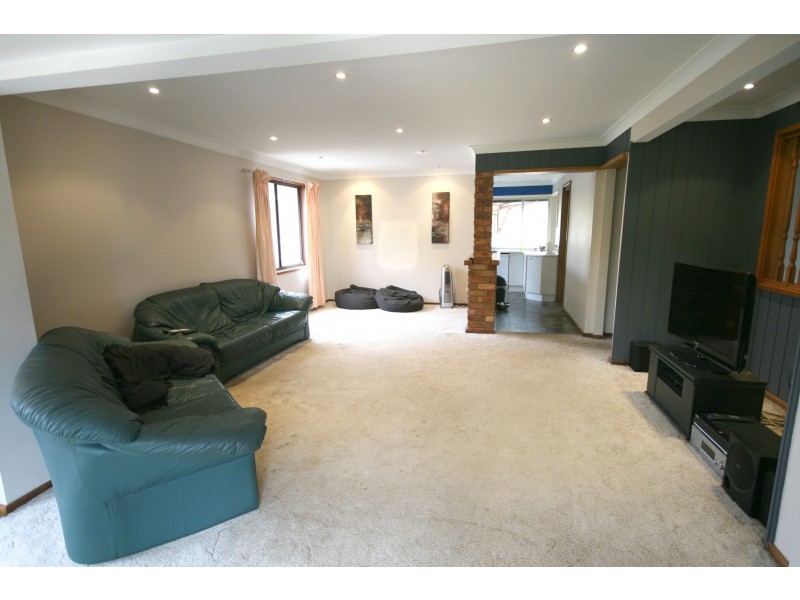 2 Dunstan Place, Engadine NSW 2233