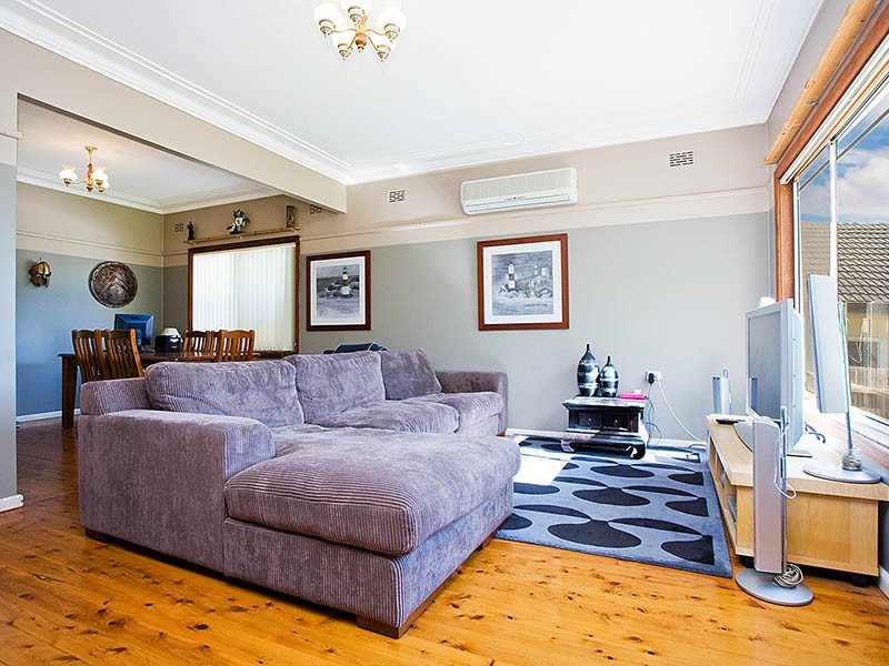 10 Short Street, Heathcote NSW 2233