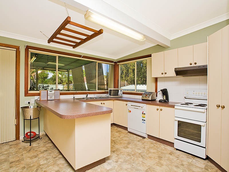10 Short Street, Heathcote NSW 2233