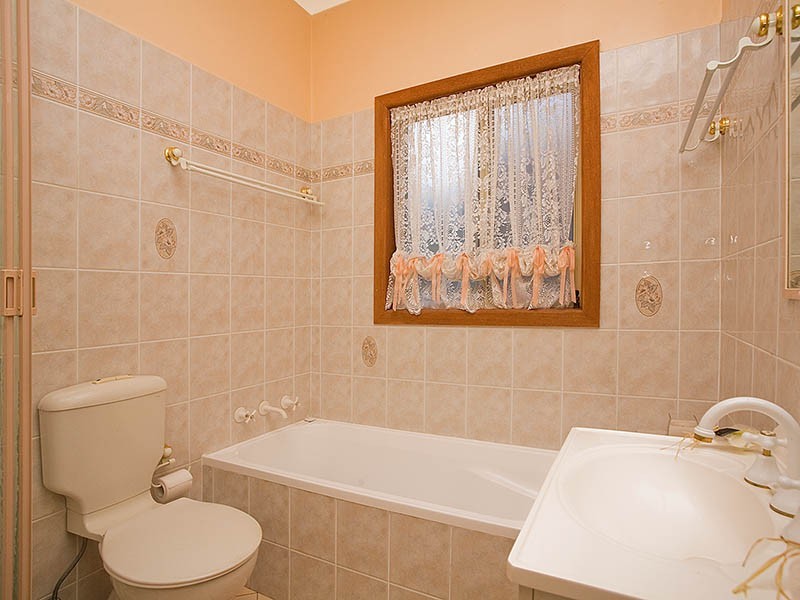 10 Short Street, Heathcote NSW 2233