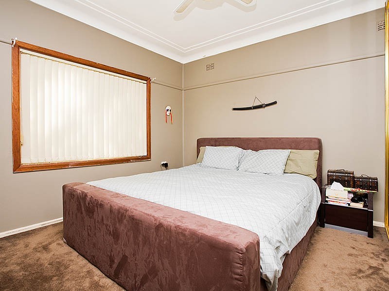 10 Short Street, Heathcote NSW 2233