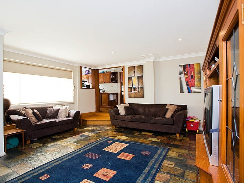 35 Parklands Avenue, Heathcote NSW 2233