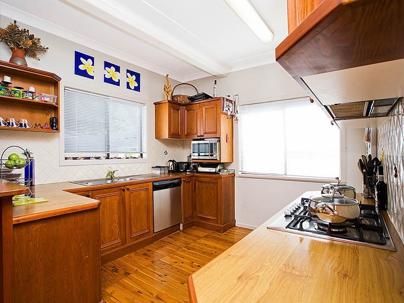 35 Parklands Avenue, Heathcote NSW 2233