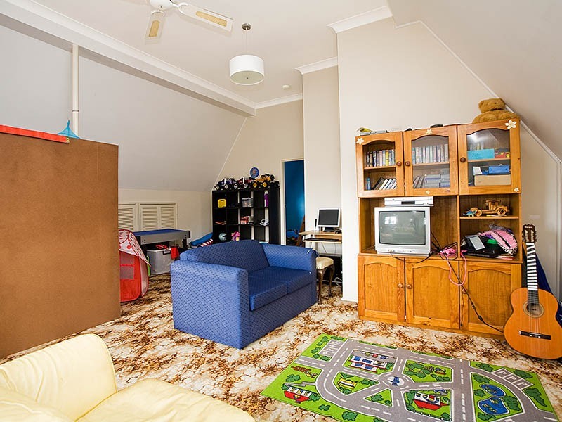 35 Parklands Avenue, Heathcote NSW 2233