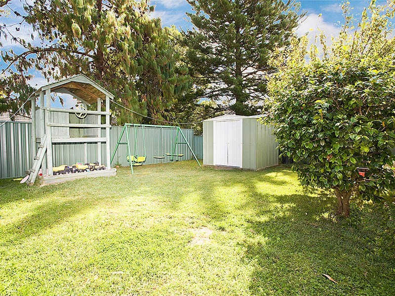 35 Parklands Avenue, Heathcote NSW 2233