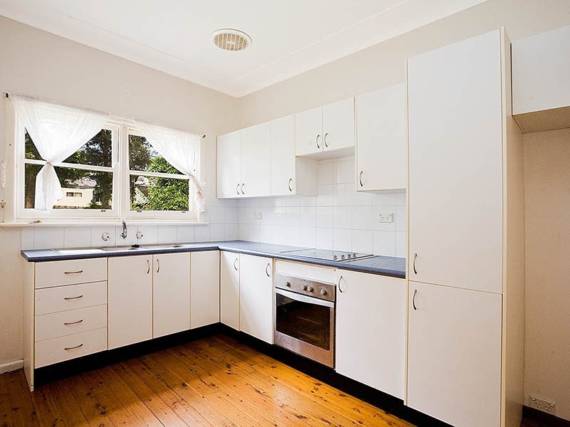 10 Blacket Street, Heathcote NSW 2233